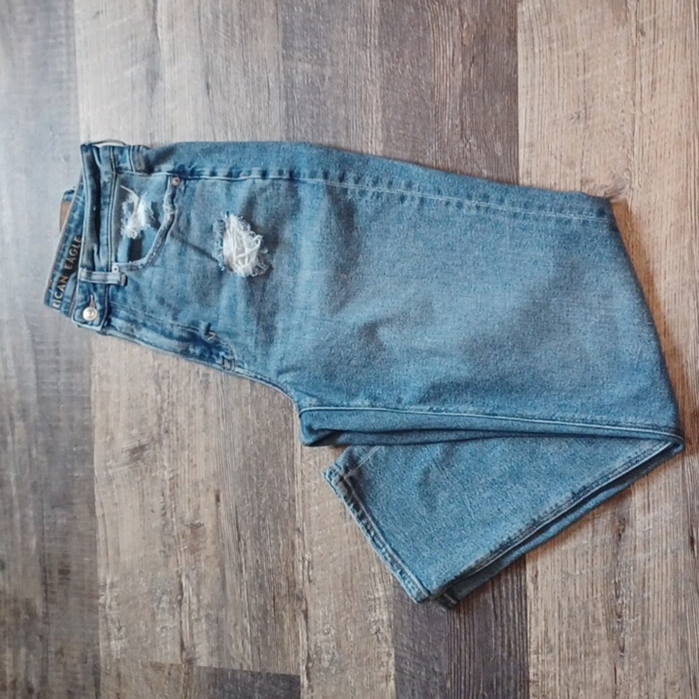 American Eagle Mom Straight Jean - Picture 7 of 9